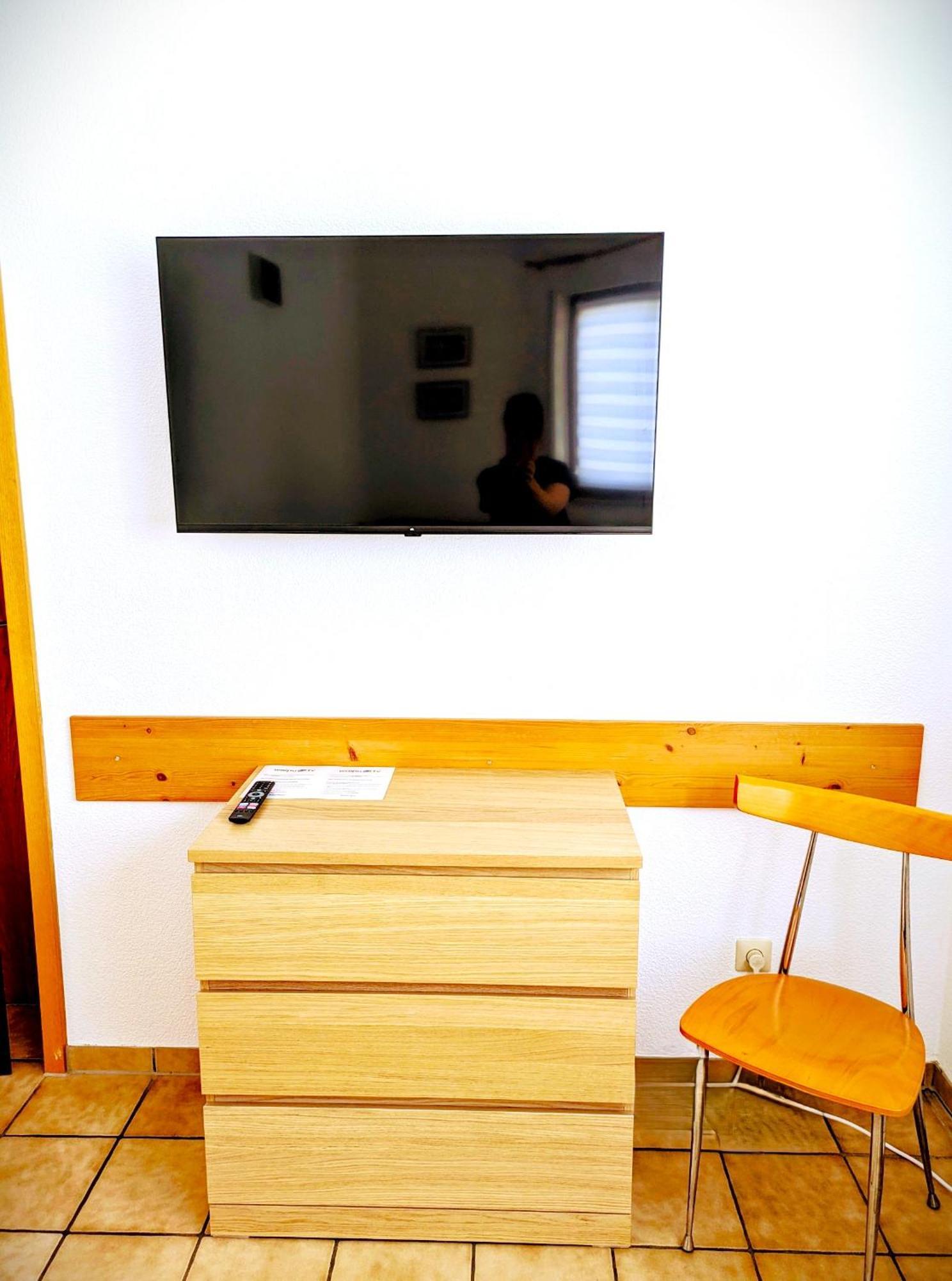 4 Zimmer Geraeumige Und Ruhig Gelegene Ferien- Und Monteurwohnung Nur Fuer Sie Allein Aujvari Vermietungen Spiegelberg Exteriér fotografie
